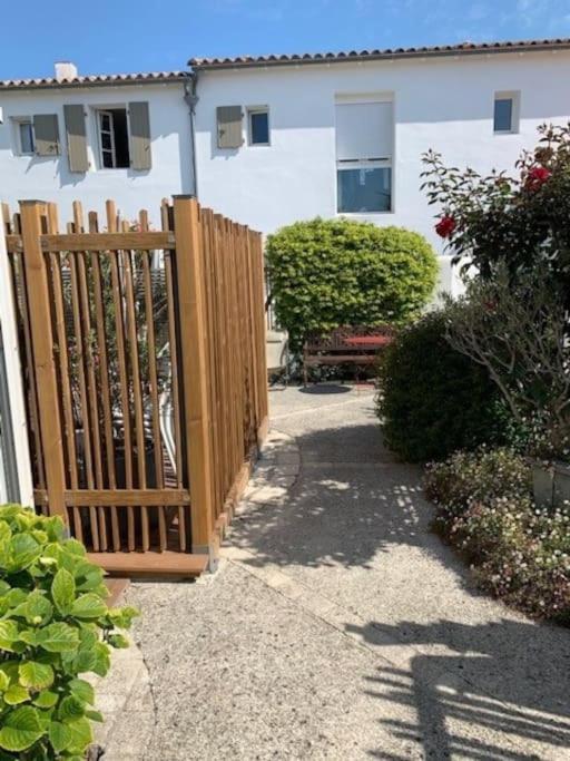 Maison De Vacances La Flotte 00491Ui Dış mekan fotoğraf